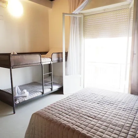 Dinkli Hotel