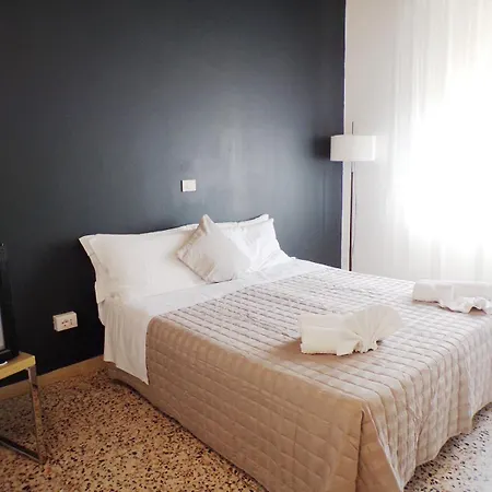 Hotel Dinkli 3*
