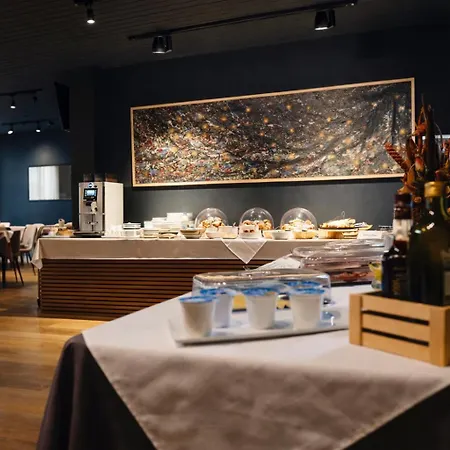 Dinkli Hotel 3*
