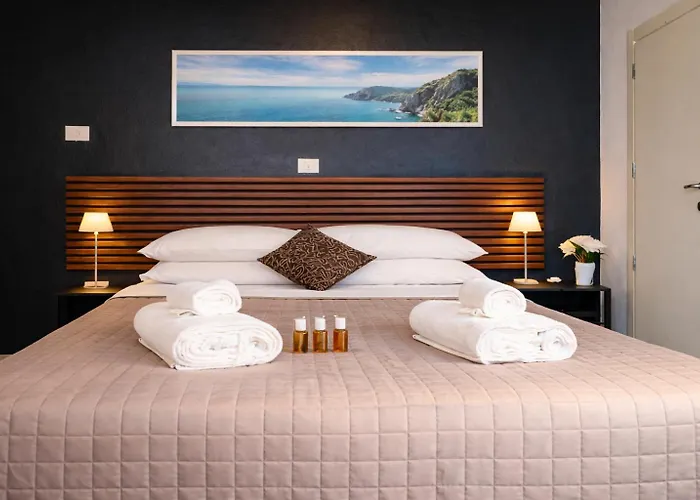 Dinkli Hotel 3*